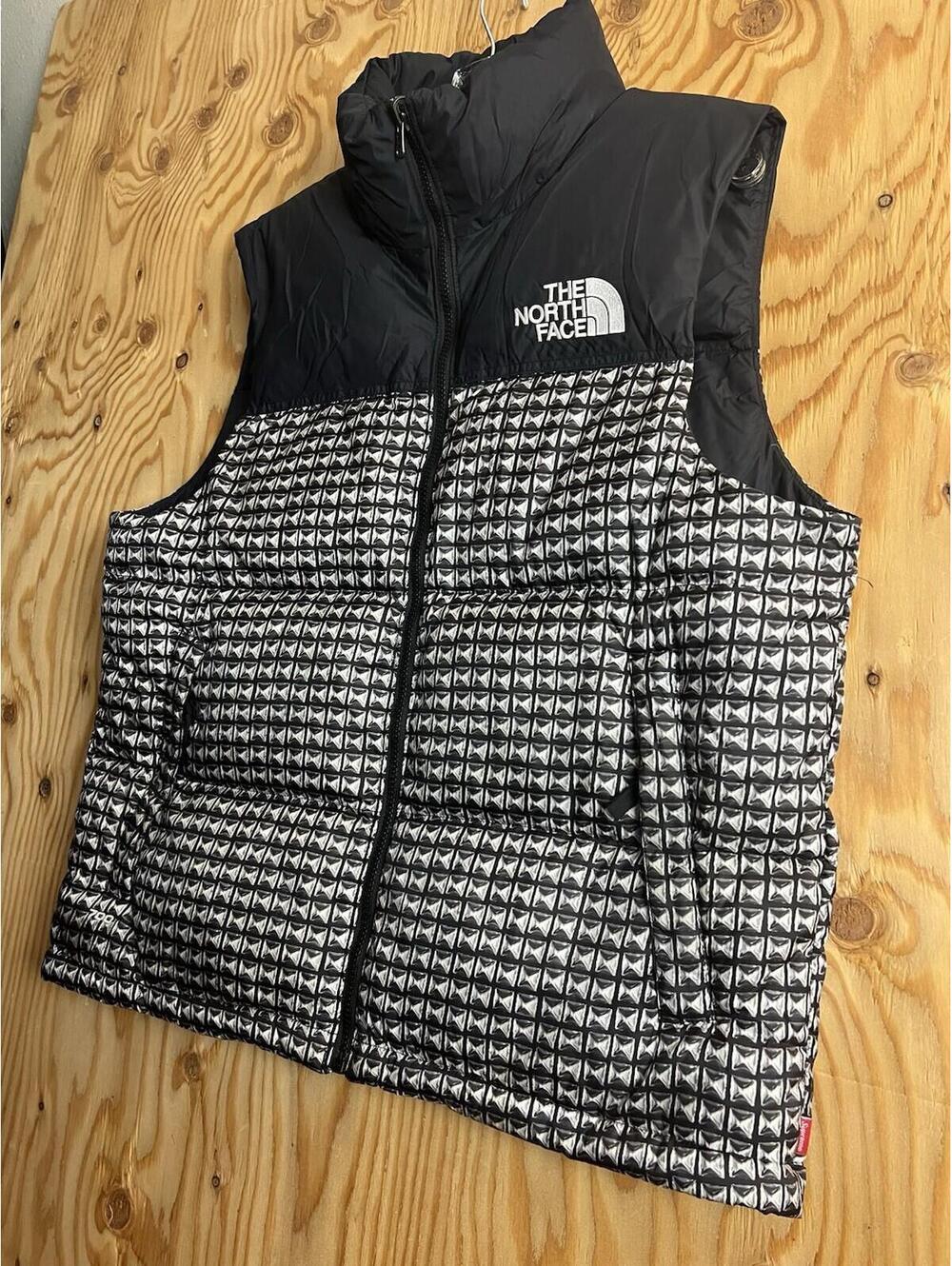 Supreme x The North Face Studded Nuptse Vest Mens M Black Puffer Hoody Jacket - Picture 2 of 15